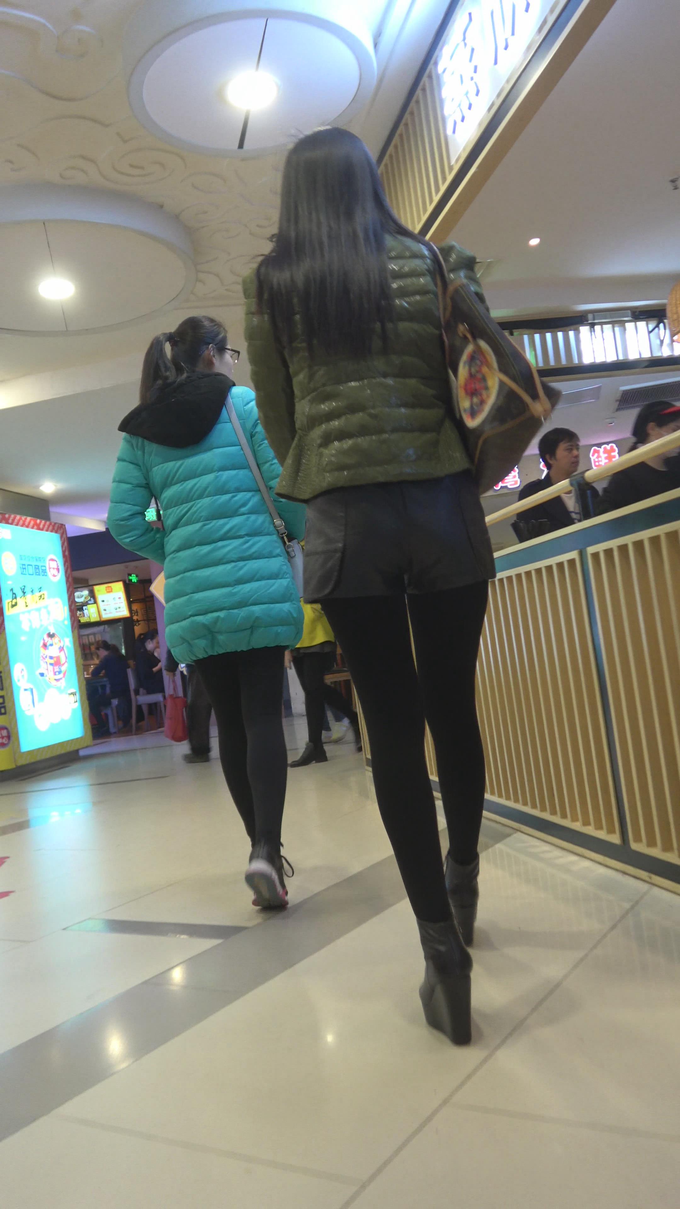 皮裤美女裤袜打底