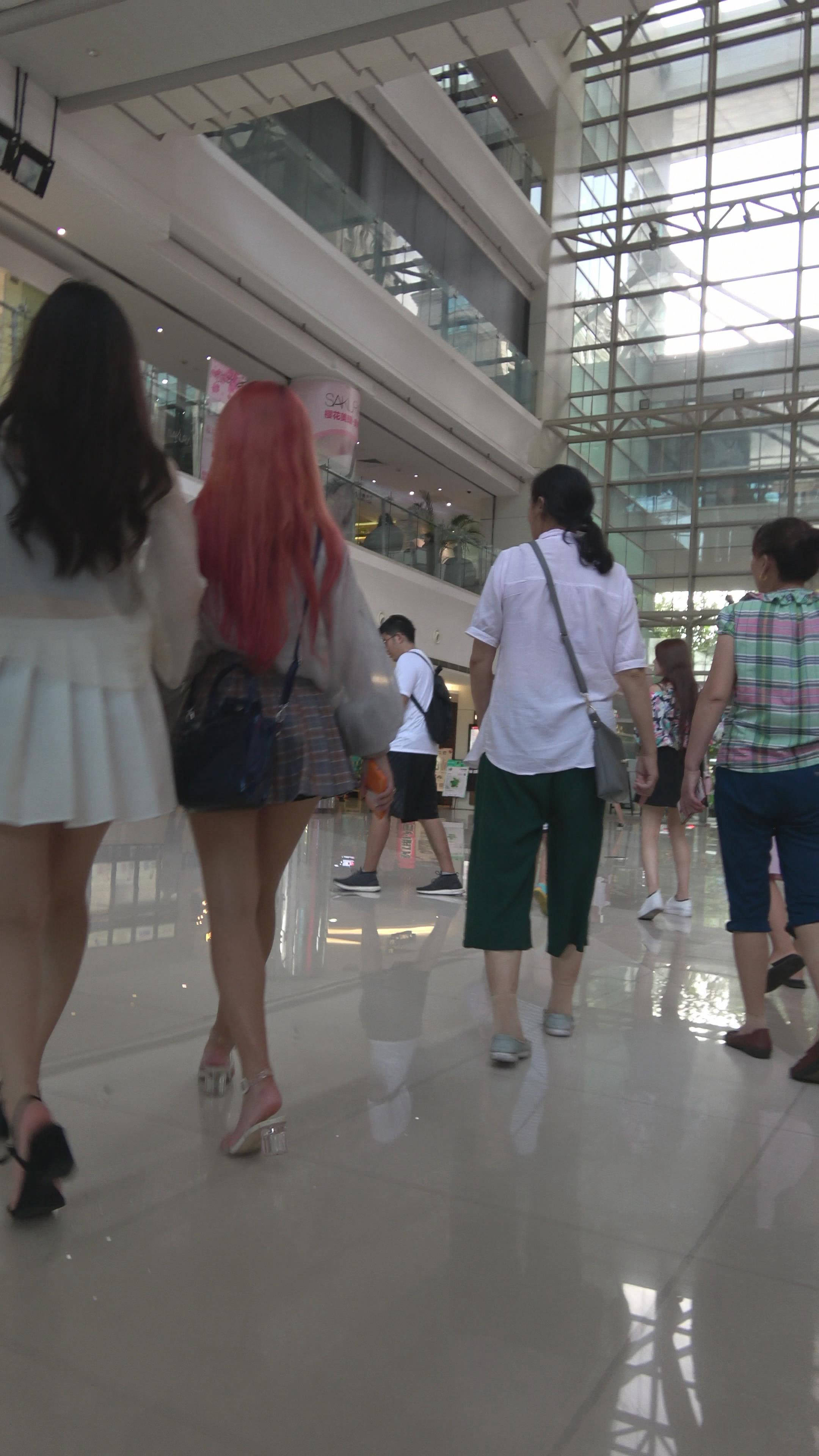 4K 性感吊带背心小白裙性感街拍美女