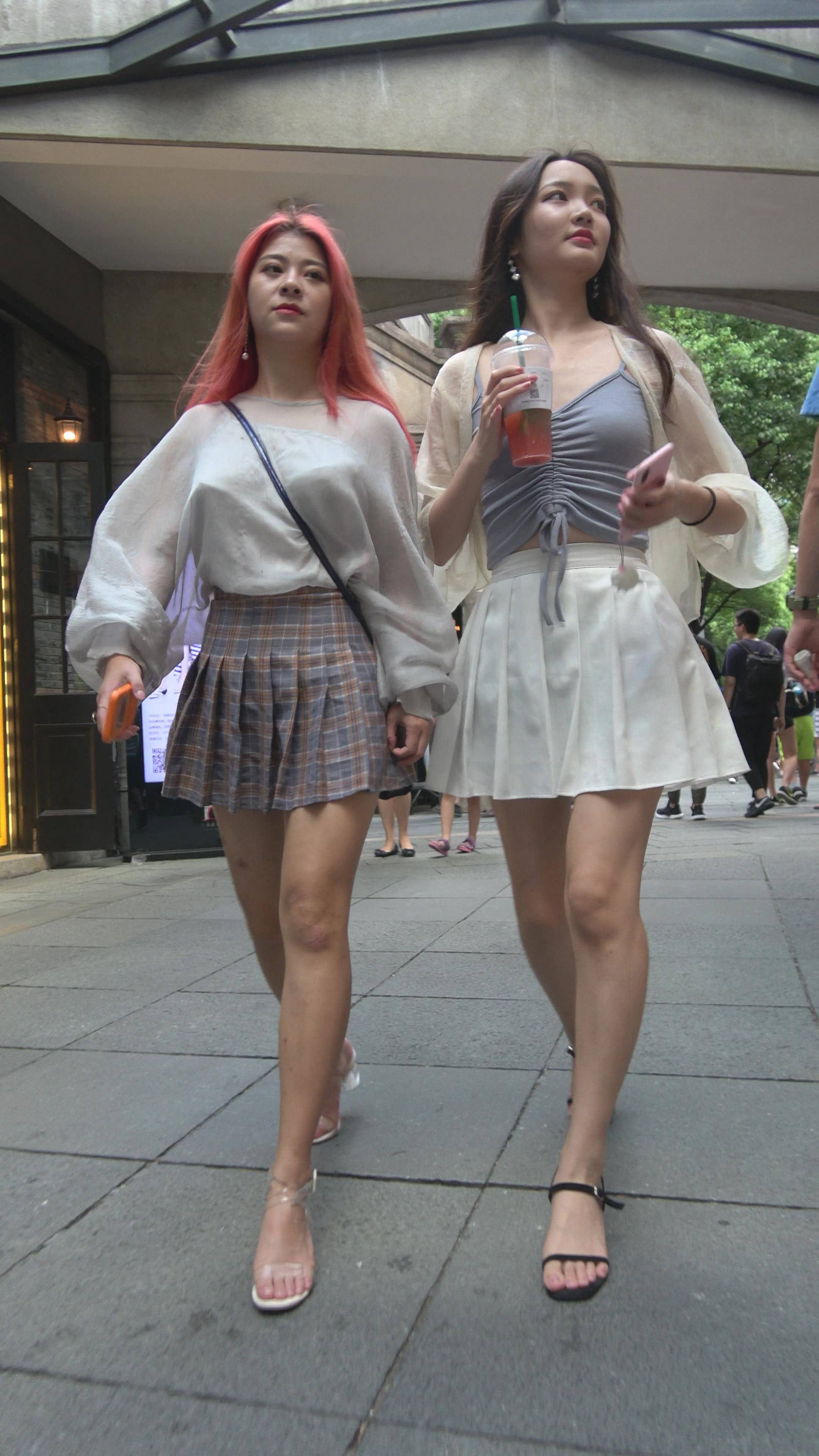 4K 性感吊带背心小白裙性感街拍美女