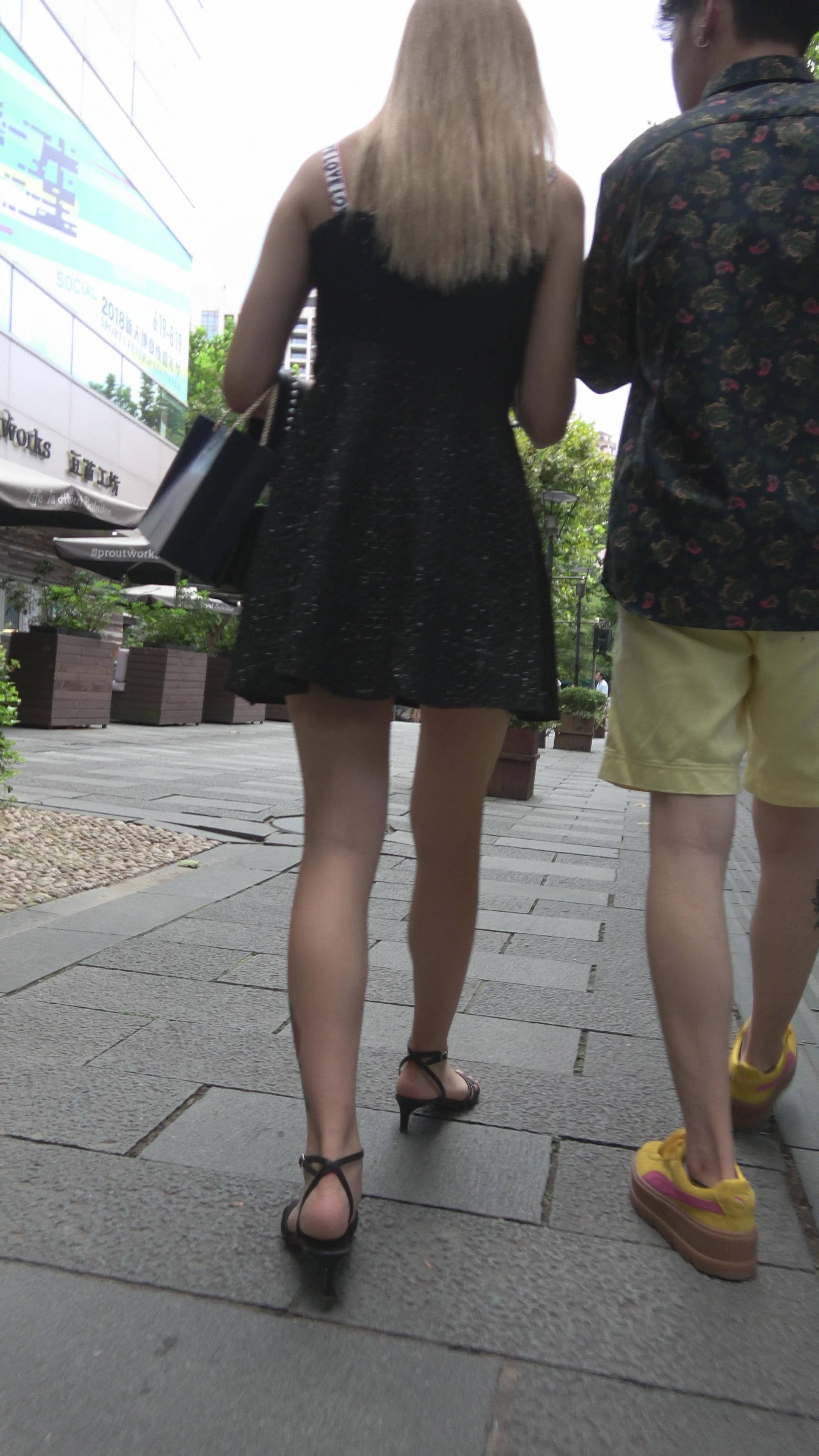 4K 街拍黑色连衣裙美眉