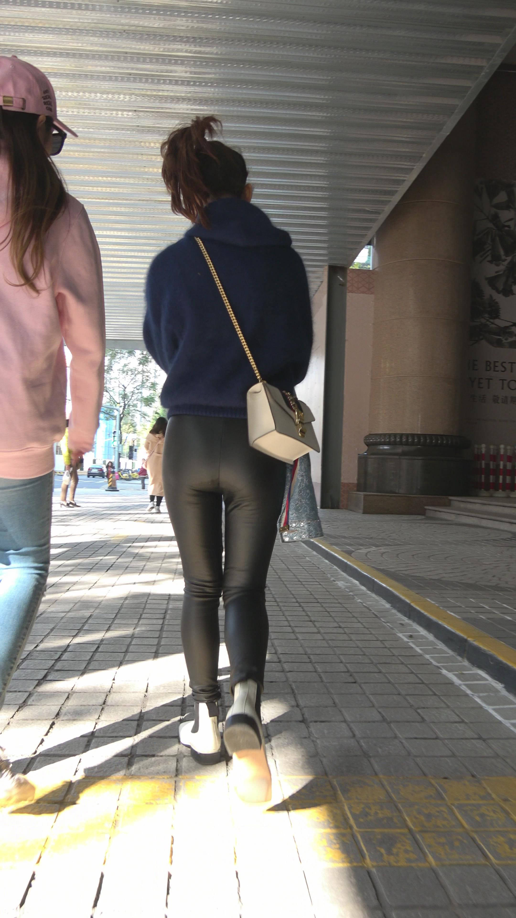 4K 街拍皮裤美女第一季