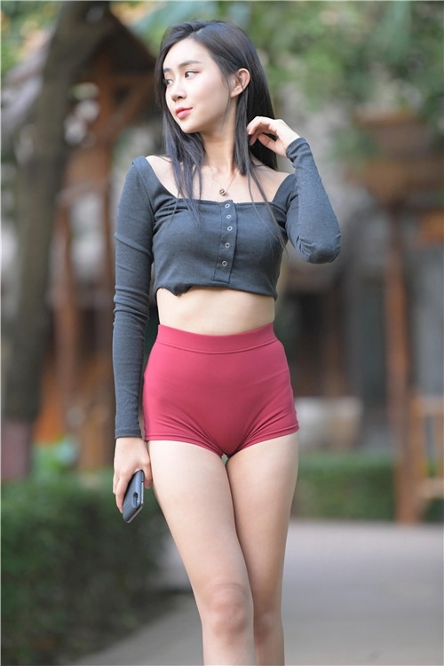 红色热裤小妹【套图+视频】