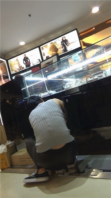 4K超清！皮裤老板娘！[MP4/2.5GB]