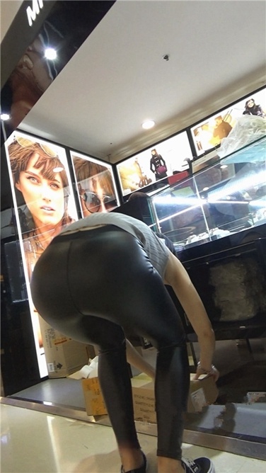 4K超清！皮裤老板娘！[MP4/2.5GB]