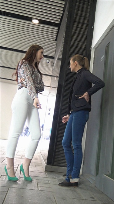 4K超清视频！超级性感绿高跟紧身白裤丰臀MM[MP4/2GB]