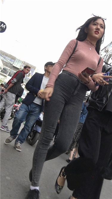 4K超清视频！极品樱桃小嘴大长腿紧牛大美女[MP4/1.2GB]