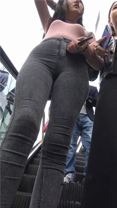 4K超清视频！极品樱桃小嘴大长腿紧牛大美女[MP4/1.2GB]