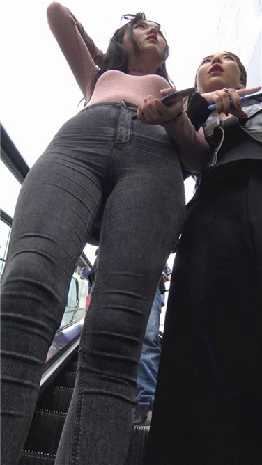 4K超清视频！极品樱桃小嘴大长腿紧牛大美女[MP4/1.2GB]