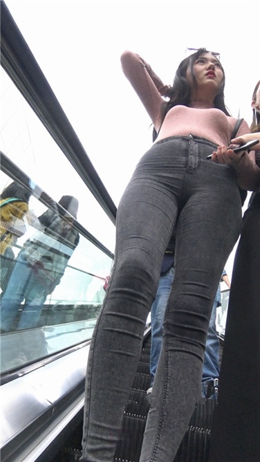 4K超清视频！极品樱桃小嘴大长腿紧牛大美女[MP4/1.2GB]