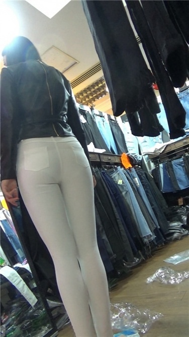 性感紧身皮裤丰臀MM. 第二季[MP4/1GB]