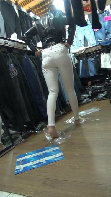 性感紧身皮裤丰臀MM. 第二季[MP4/1GB]