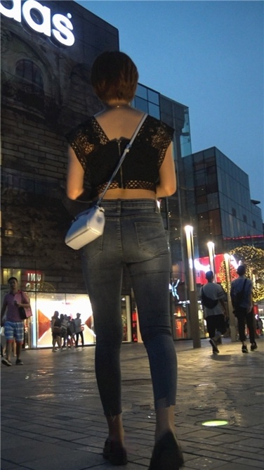 4K超清！弥红灯光下的紧牛路脐shaofu[MP4/2GB]