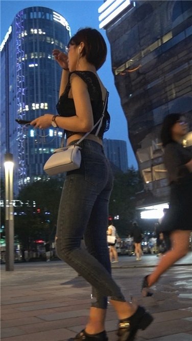 4K超清！弥红灯光下的紧牛路脐shaofu[MP4/2GB]