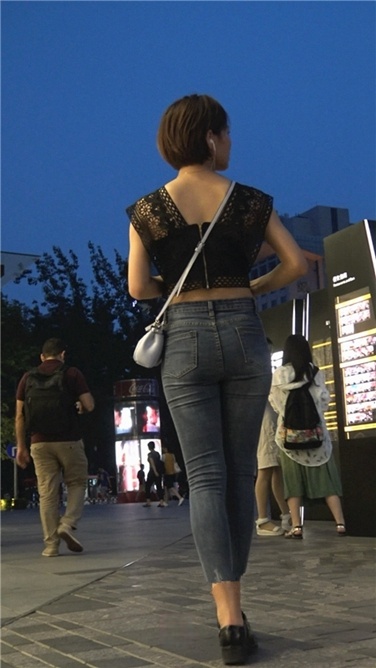 4K超清！弥红灯光下的紧牛路脐shaofu[MP4/2GB]