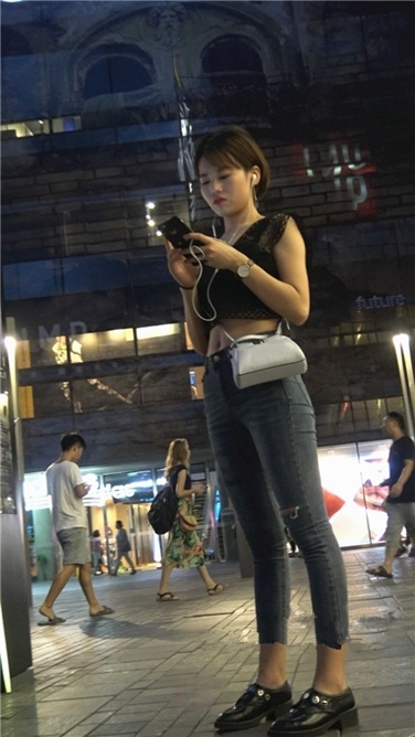 4K超清！弥红灯光下的紧牛路脐shaofu[MP4/2GB]