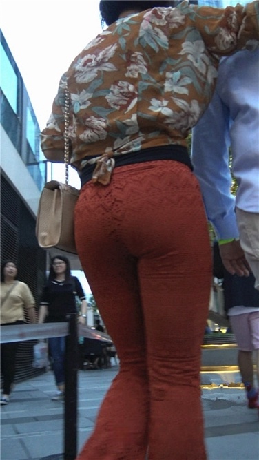 4K超清！颇具韵味的红裤熟女[MP4/1.5GB]