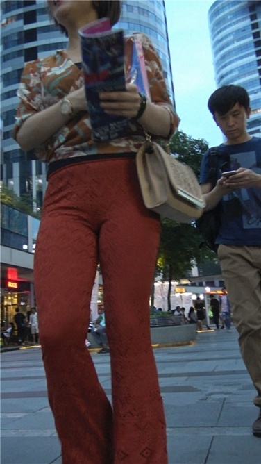 4K超清！颇具韵味的红裤熟女[MP4/1.5GB]