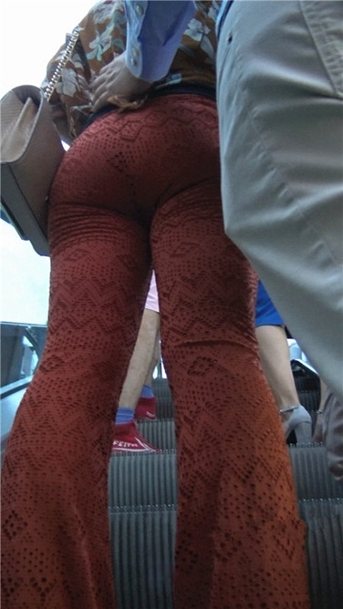 4K超清！颇具韵味的红裤熟女[MP4/1.5GB]