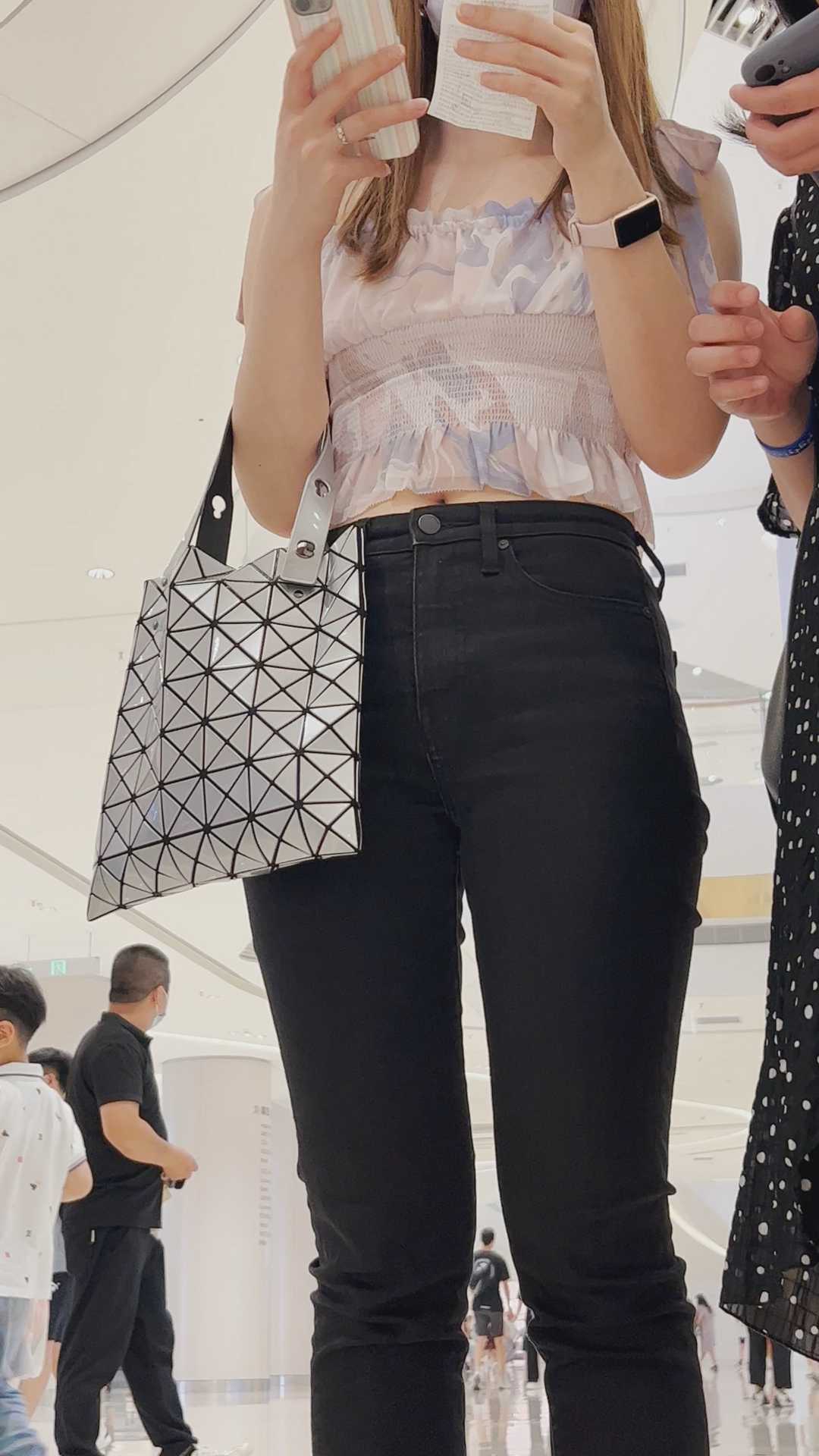 (积分118)性感包臀黑牛仔美女