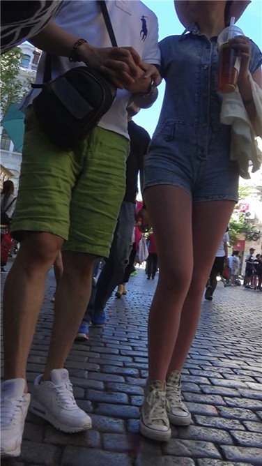 罕见的粉色SW高挑凉帽美女[MP4/1GB]