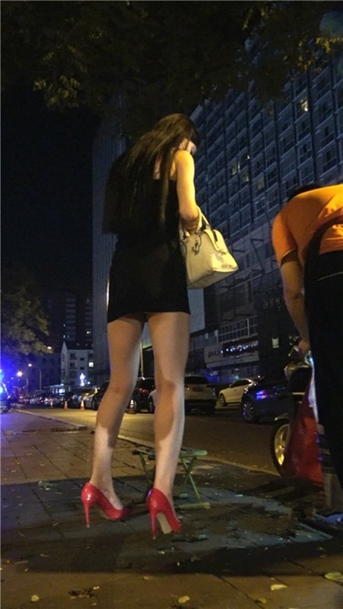 4K超清！超短紧身包臀裙红色高跟S货[MP4/1GB]