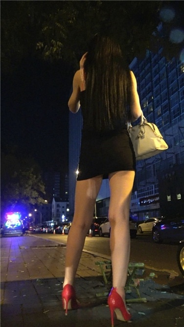 4K超清！超短紧身包臀裙红色高跟S货[MP4/1GB]