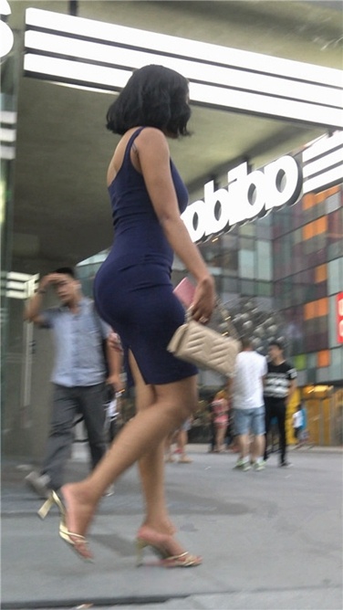 4K超清！翘上天的丰臀黑珍珠[MP4/2GB]