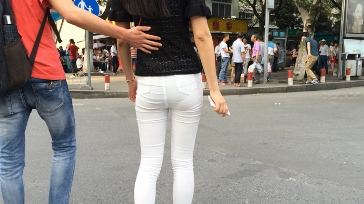 白裤[MP4/1GB]