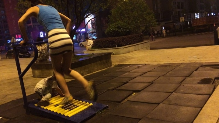 很性感的包臀MMMP4/2GB]