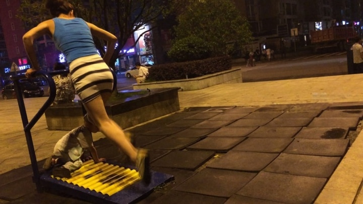 很性感的包臀MMMP4/2GB]