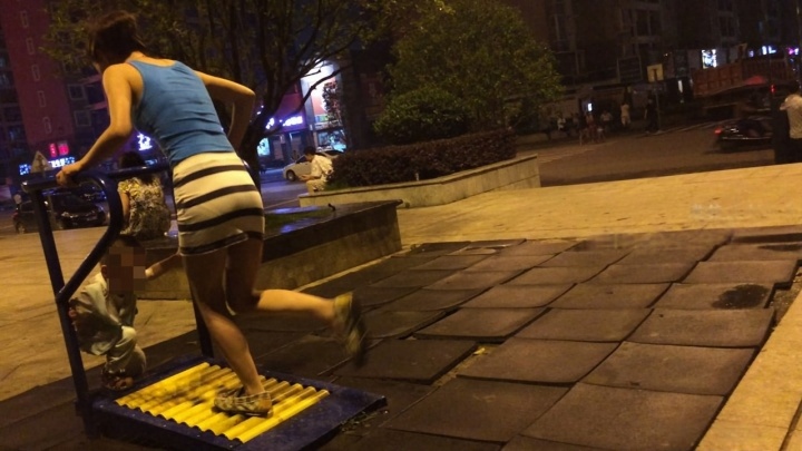 很性感的包臀MMMP4/2GB]