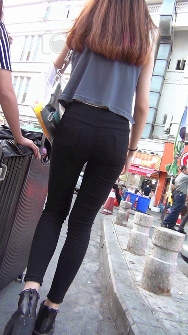 长腿圆臀打底黑裤少女[296M/M2TS]