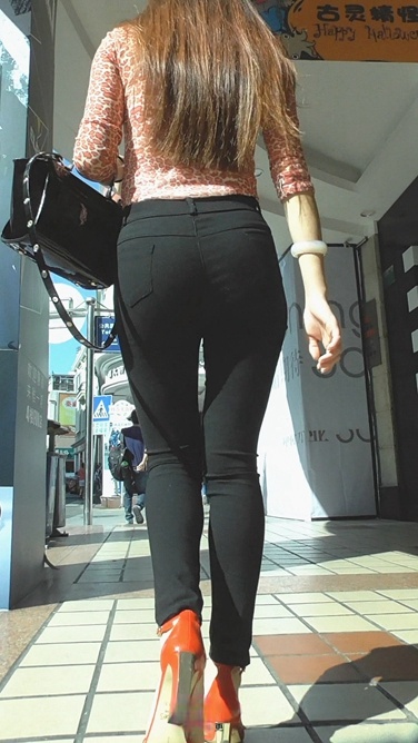 性感蛇腰大宽臀OL战斗力超强[336M/MTS]