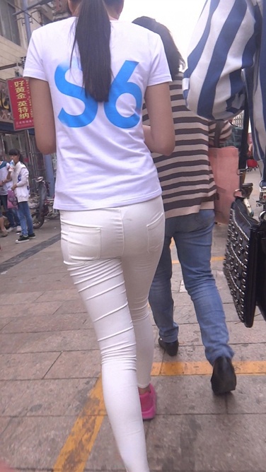 极品紧身白裤美眉[706M/MTS]