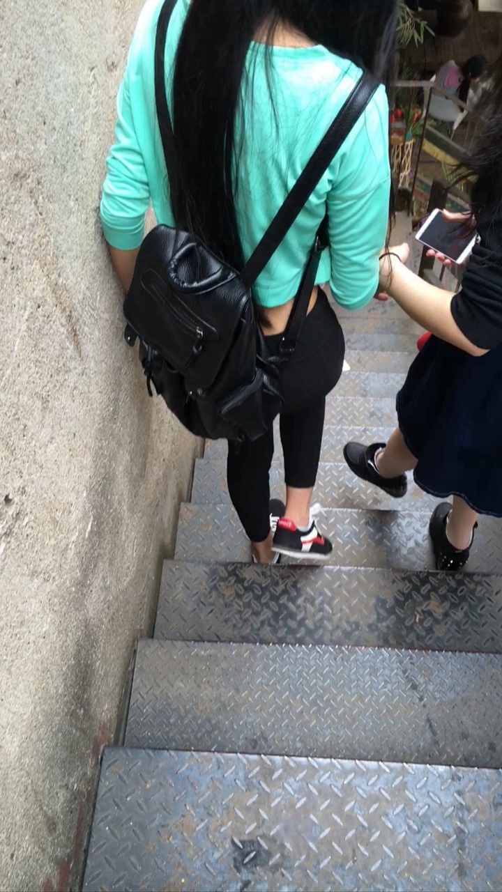 极品黑色紧身裤美女，拥有不枉此生[257M/MOV]