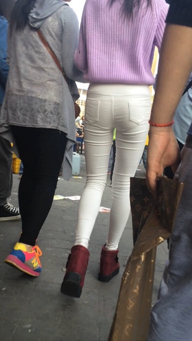 逆天长腿白裤翘臀小妹，身材一级棒[213M/MOV]