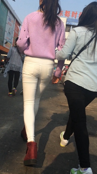 逆天长腿白裤翘臀小妹，身材一级棒[213M/MOV]