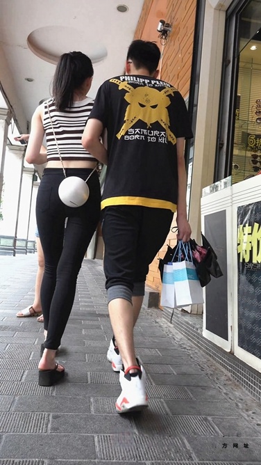 4K画质-街拍超紧打底裤美眉(含1080P版本)[824M/MP4]