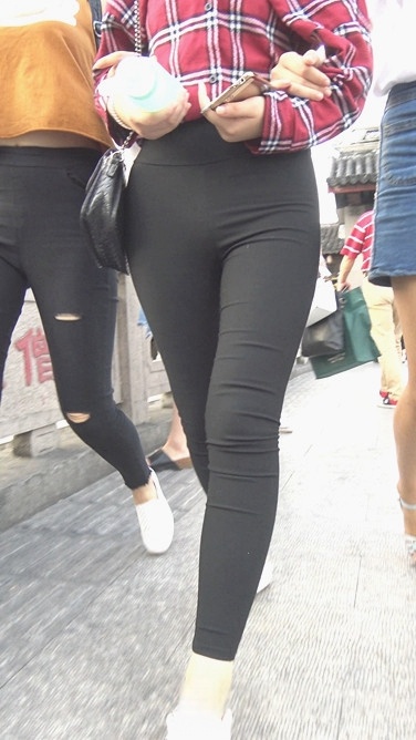 极品打底翘臀美眉[3.12G/MP4]