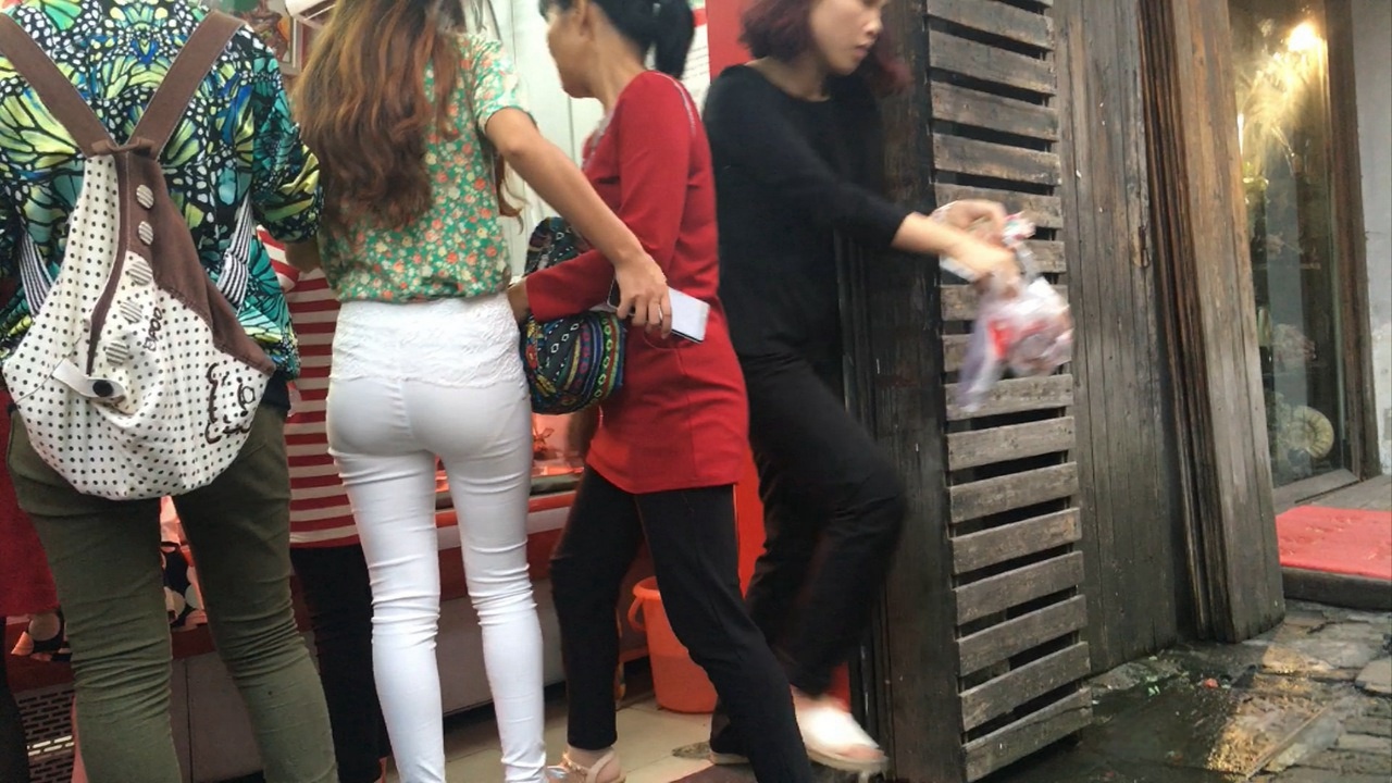 xinggan的白裤美眉极品翘屯内痕明显[857M/MOV]