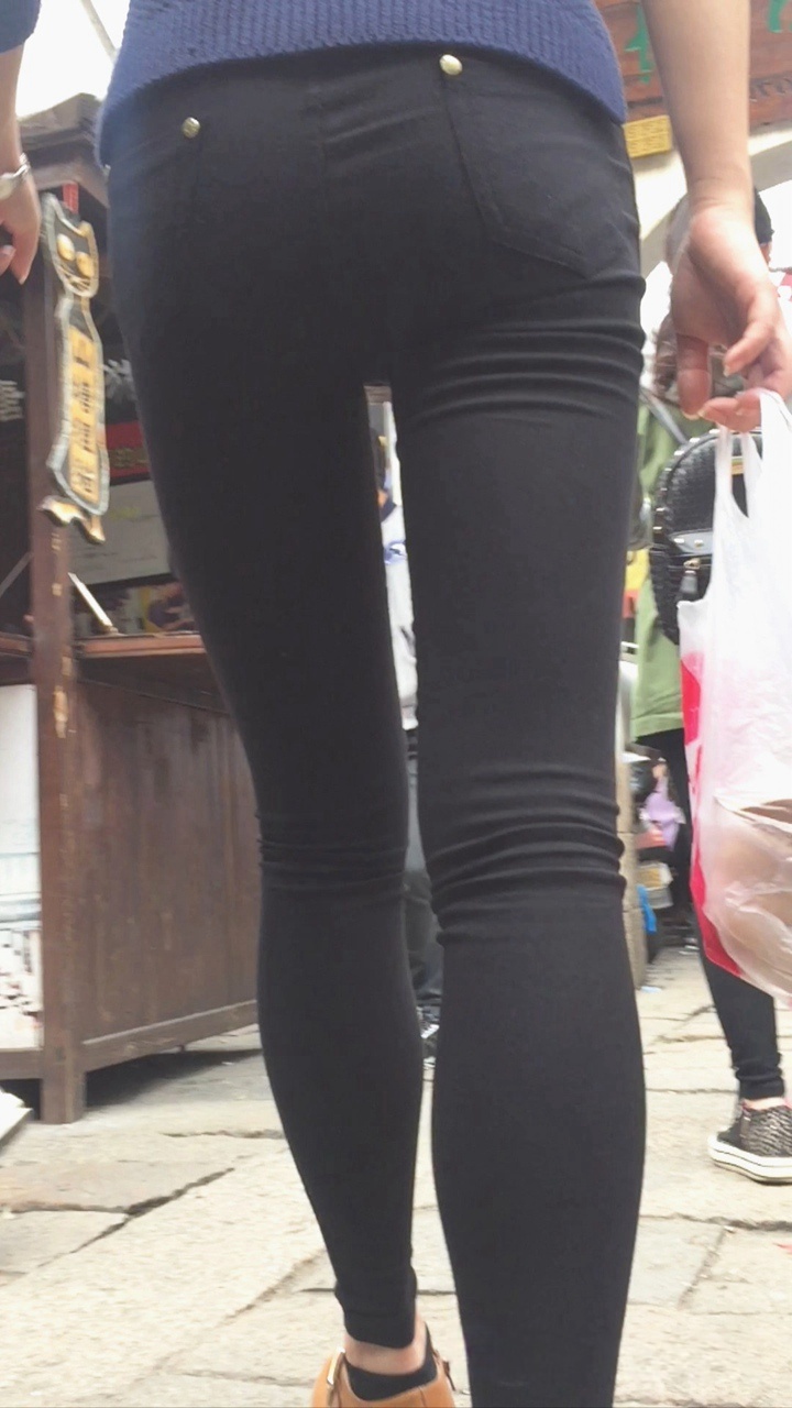 游古城的黑紧裤MM [593M/MOV]