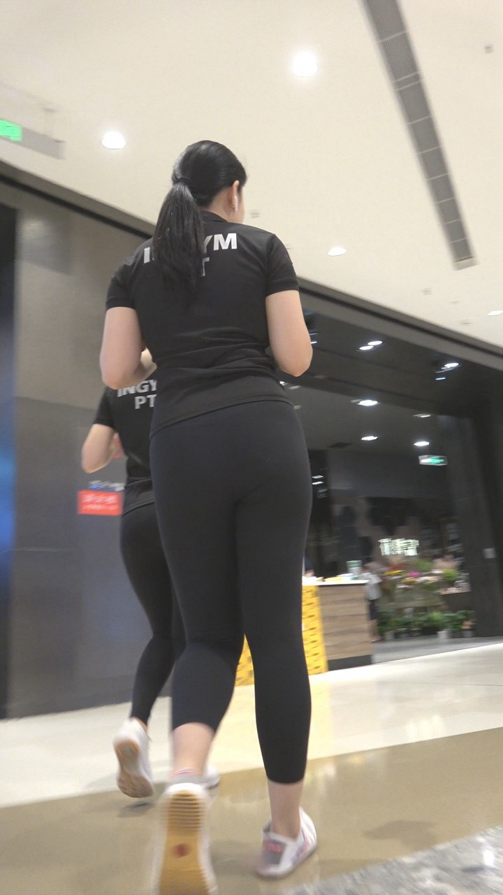 (积分175)瑜伽健身大翘臀两美女让人流鼻血[2.95G]