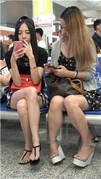 4K - 街拍小清新凉鞋美脚丫小姐姐