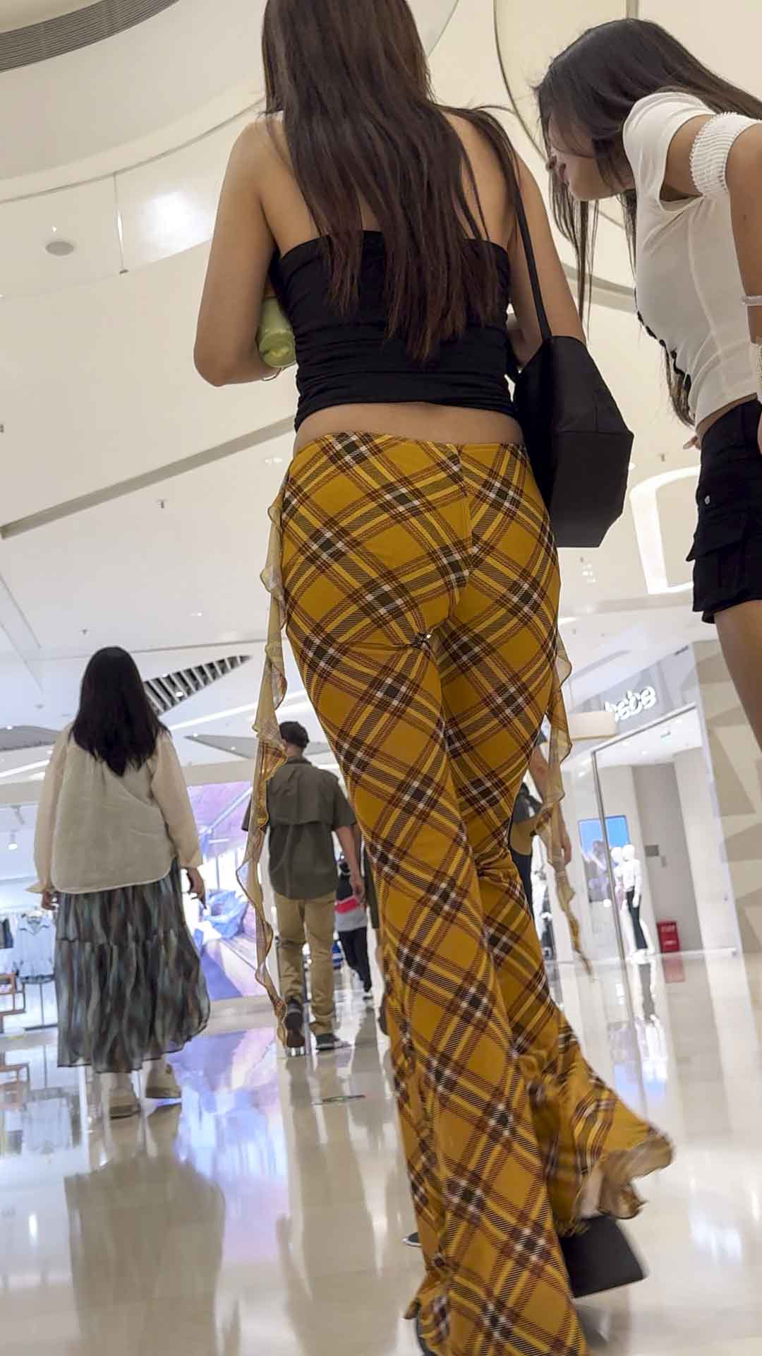 低腰包臀布裤妹子（积分145）