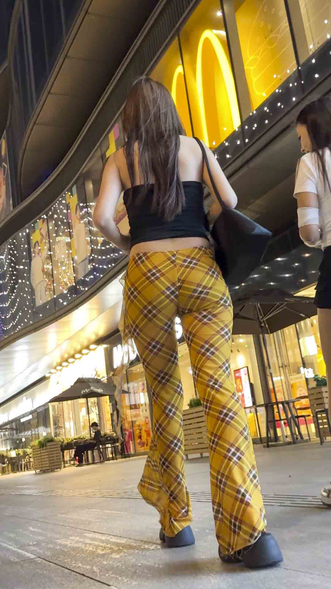 低腰包臀布裤妹子（积分145）