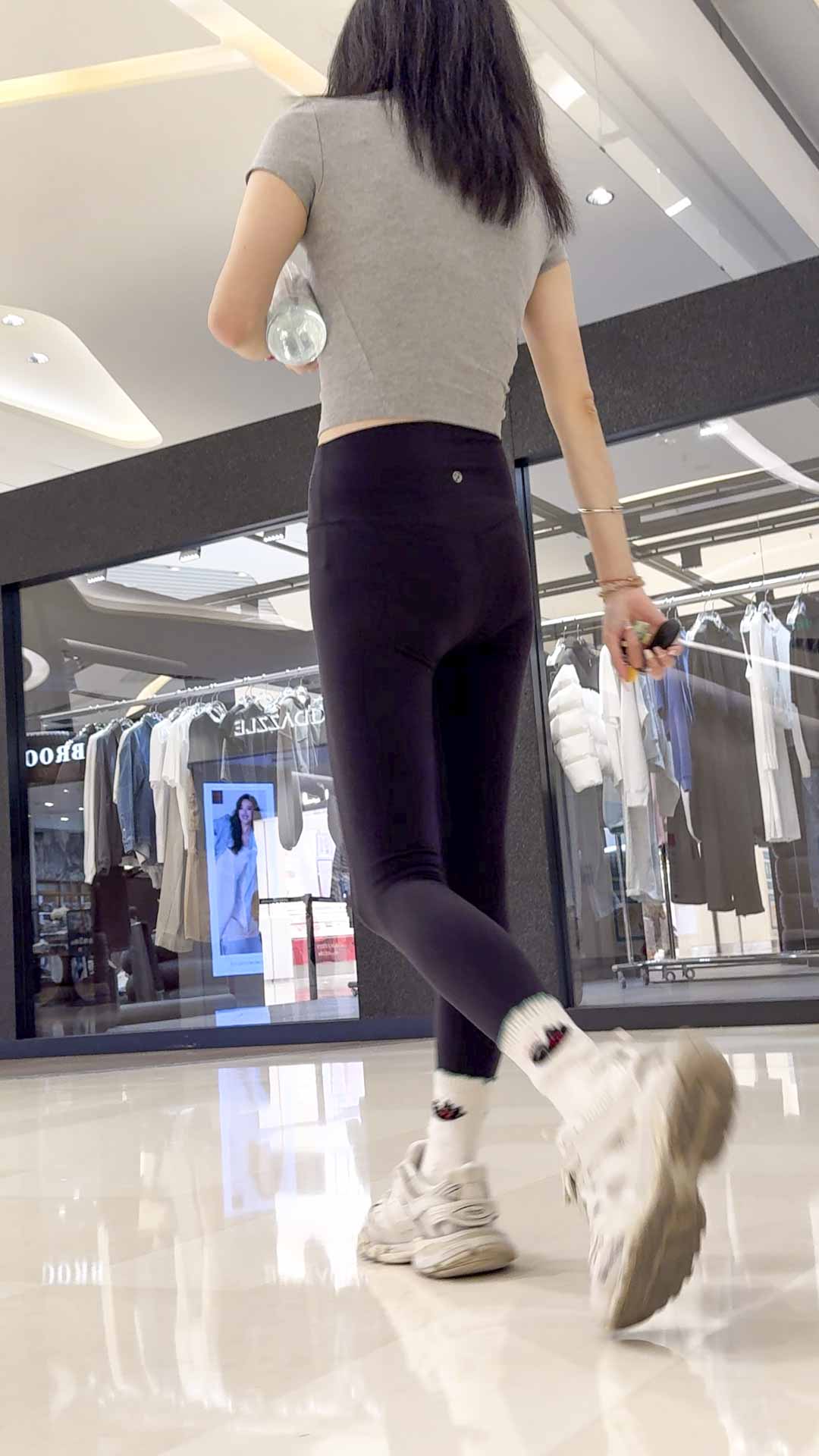 极品紧臀瑜伽裤（积分45）