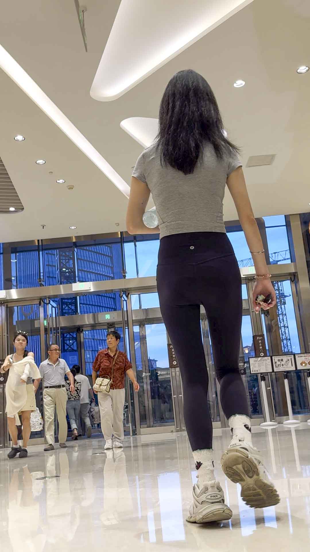 极品紧臀瑜伽裤（积分45）