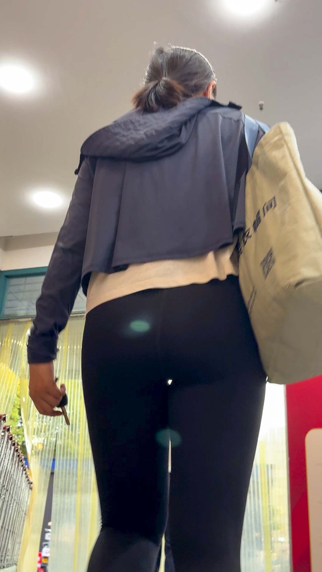 紧身包臀勾勒饱满巨臀（积分35）