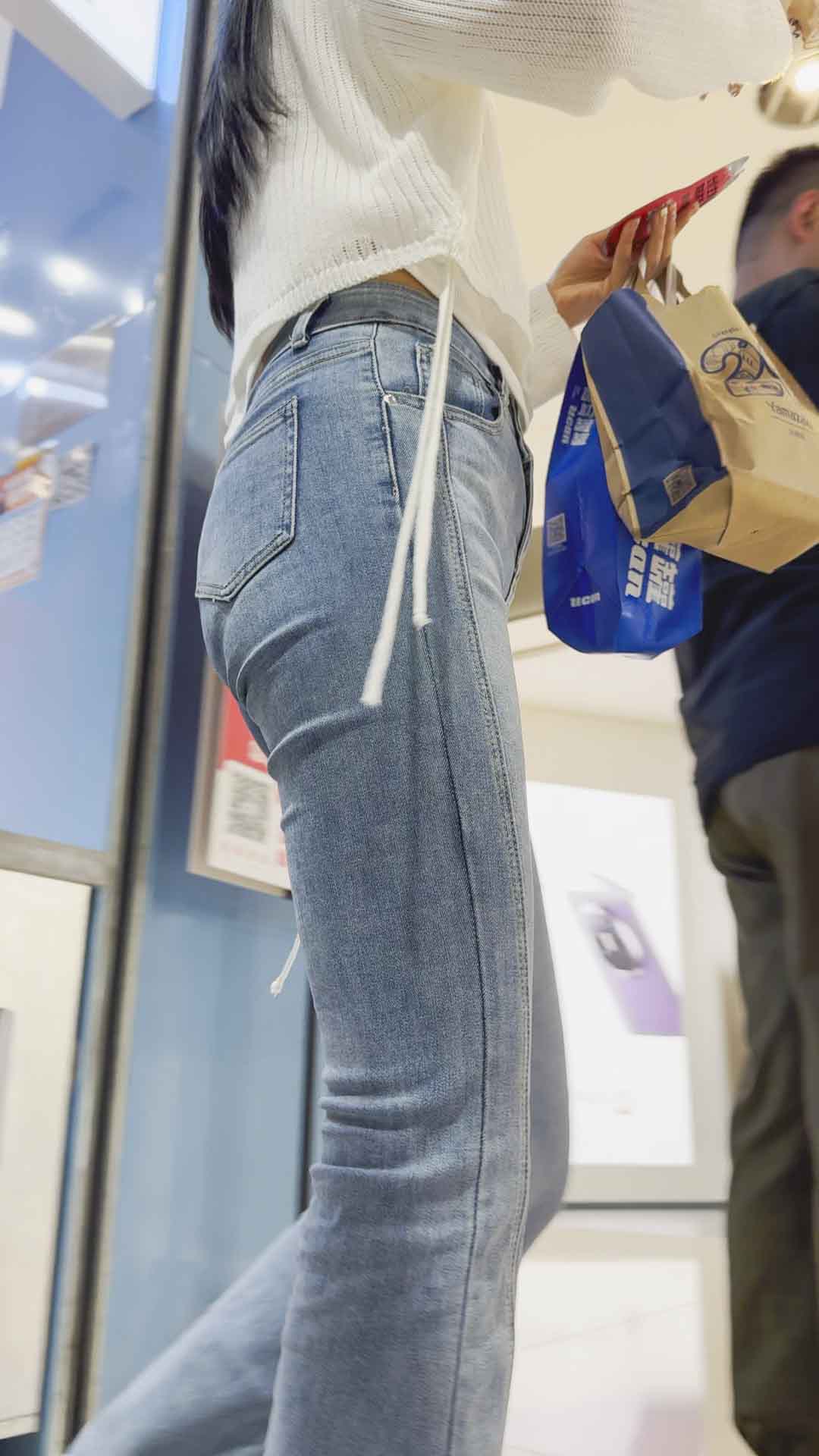 春节献礼长发翘臀深内痕美女