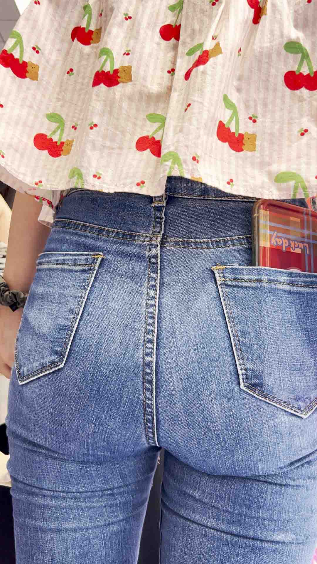 （积分3577）春节献礼超紧身宽大臀小姐姐特写